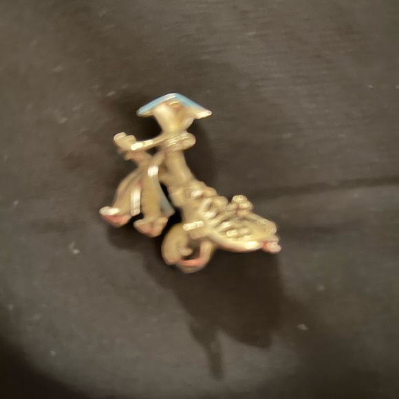 VTG Enamel Asian Man pulling cart brooch. Unsigned. - Picture 4 of 5